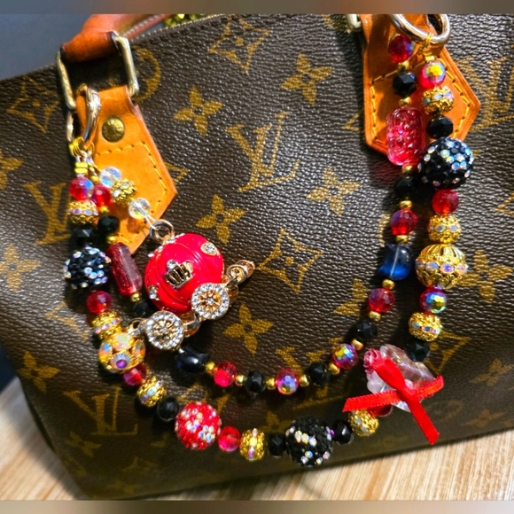 Sparkling Royal Carriage Beaded Handbag Charm - Picture 1 of 3